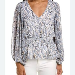 Vince Camuto top size L